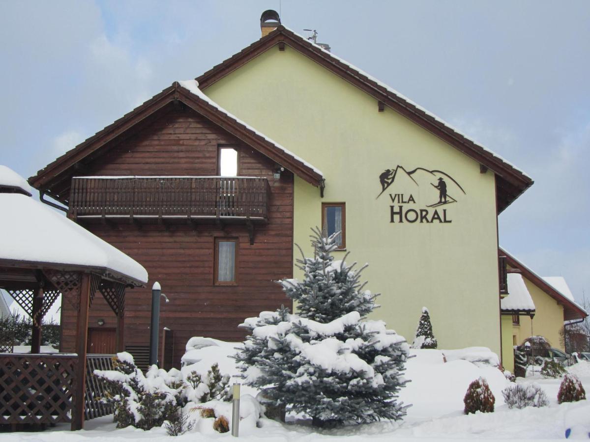 Vila Horal Liptovský Mikuláš Exteriör bild