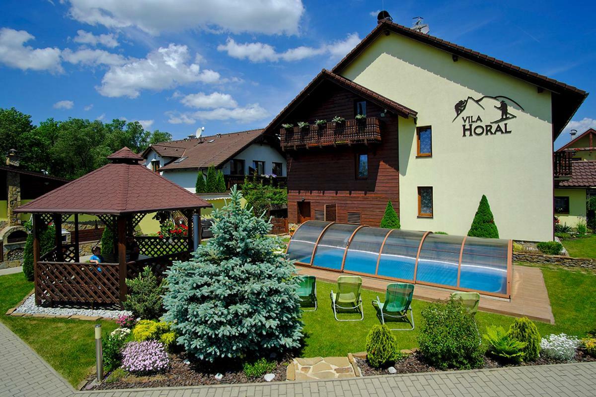 Vila Horal Liptovský Mikuláš Exteriör bild
