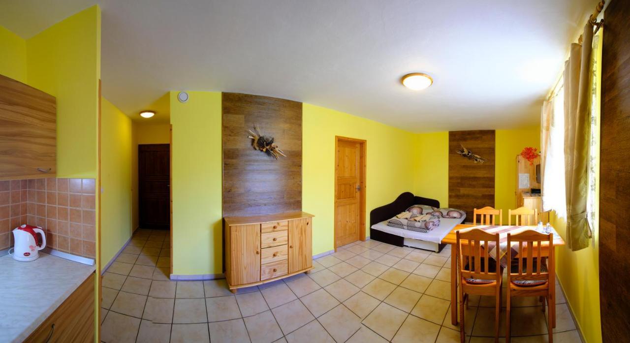 Vila Horal Liptovský Mikuláš Exteriör bild